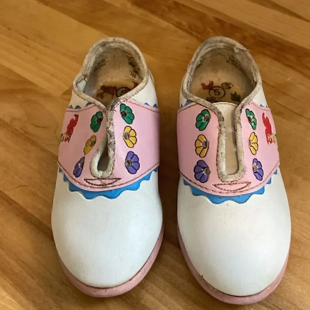 Disney Little Mermaid Children's Vintage Pink & White Oxford Flat Loafer Size 5